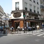 Bright Studio In Paris Centre